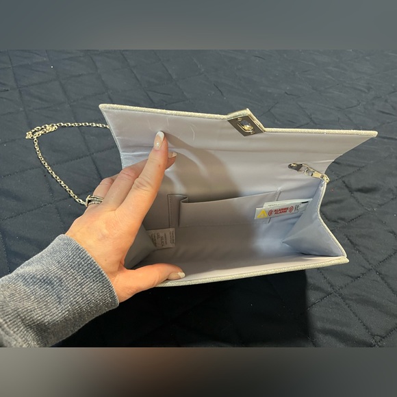 Gorgeous silver/white sparkle shoes & a crossbody/clutch purse. - Picture 9 of 10